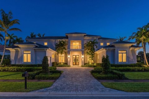 House in Boca Raton, Florida 5 bedrooms, 592.72 sq.m. № 2175921 - photo 2