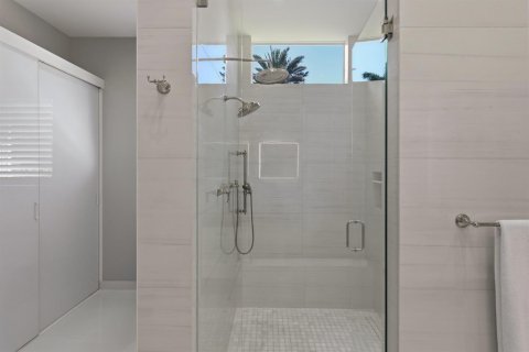 House in Boca Raton, Florida 5 bedrooms, 592.72 sq.m. № 2175921 - photo 30