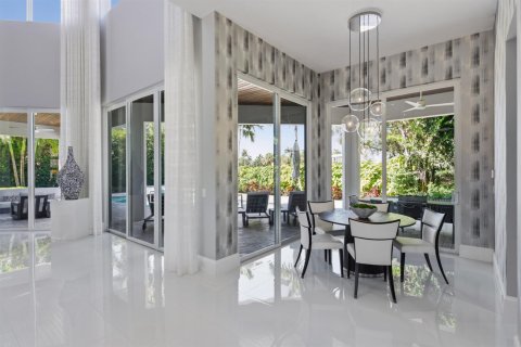 House in Boca Raton, Florida 5 bedrooms, 592.72 sq.m. № 2175921 - photo 19