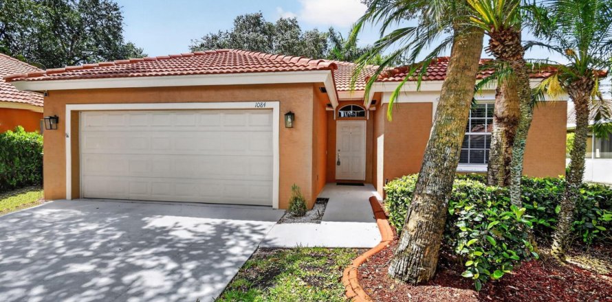 House in Riviera Beach, Florida 3 bedrooms, 146.41 sq.m. № 2185064