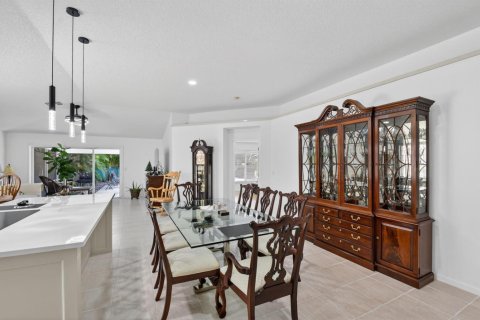 House in Riviera Beach, Florida 3 bedrooms, 146.41 sq.m. № 2185064 - photo 7