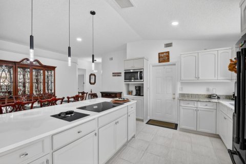 House in Riviera Beach, Florida 3 bedrooms, 146.41 sq.m. № 2185064 - photo 11