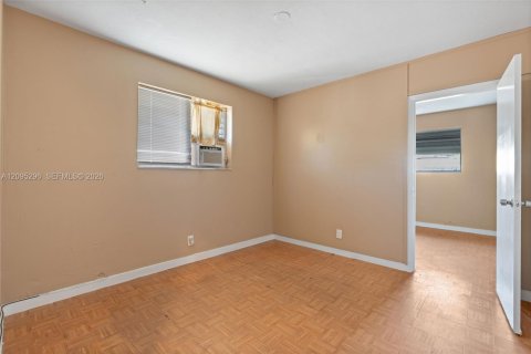 Immobilier commercial à vendre à Hallandale Beach, Floride: 177.26 m2 № 2423345 - photo 18