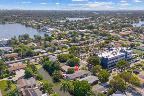 Immobilier commercial à vendre à Hallandale Beach, Floride: 177.26 m2 № 2423345 - photo 30