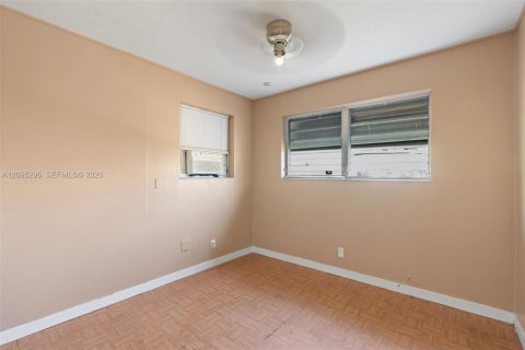 Immobilier commercial à vendre à Hallandale Beach, Floride: 177.26 m2 № 2423345 - photo 21