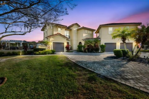 House in Odessa, Florida 5 bedrooms, 343.65 sq.m. № 2110874