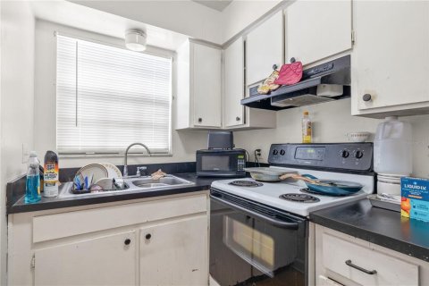 Commercial property in Saint Petersburg, Florida 12 bedrooms, 508.92 sq.m. № 2318862 - photo 10