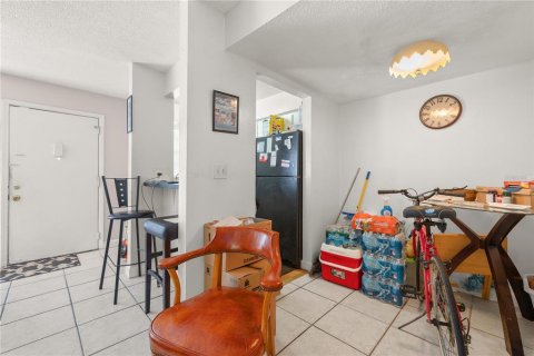 Commercial property in Saint Petersburg, Florida 12 bedrooms, 508.92 sq.m. № 2318862 - photo 9