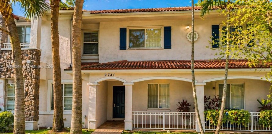 Villa ou maison à Miramar, Floride 2 chambres, 98.1 m2 № 2170298