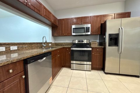 Villa ou maison à louer à Miramar, Floride: 2 chambres, 98.1 m2 № 2170298 - photo 6