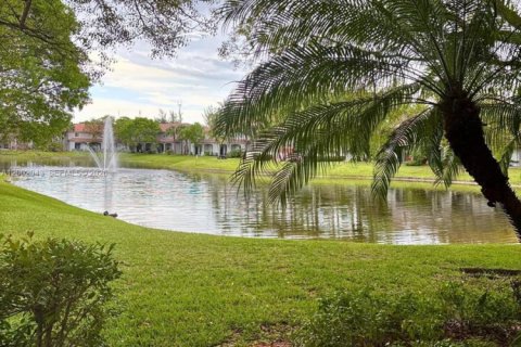 Villa ou maison à louer à Miramar, Floride: 2 chambres, 98.1 m2 № 2170298 - photo 5