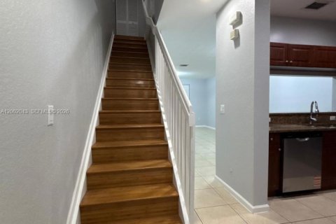 Villa ou maison à louer à Miramar, Floride: 2 chambres, 98.1 m2 № 2170298 - photo 12