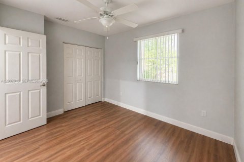 Villa ou maison à louer à Miramar, Floride: 2 chambres, 98.1 m2 № 2170298 - photo 13
