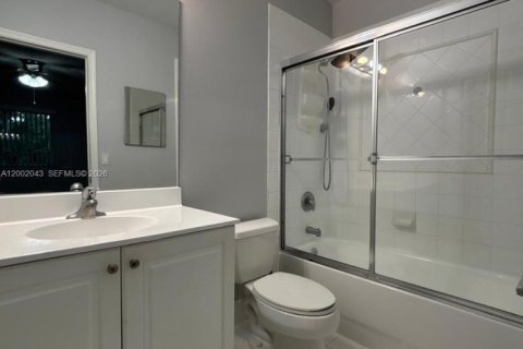 Villa ou maison à louer à Miramar, Floride: 2 chambres, 98.1 m2 № 2170298 - photo 14