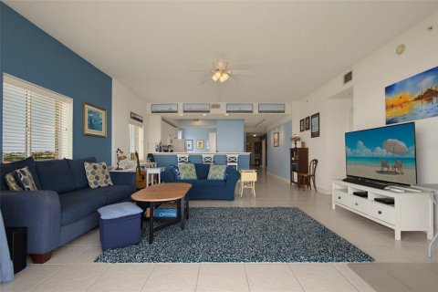 Condominio en venta en Orlando, Florida, 3 dormitorios, 217.86 m2 № 2157383 - foto 9