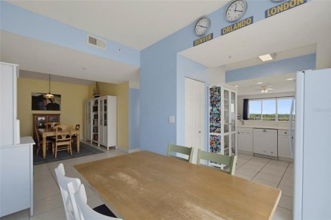 Condominio en venta en Orlando, Florida, 3 dormitorios, 217.86 m2 № 2157383 - foto 25