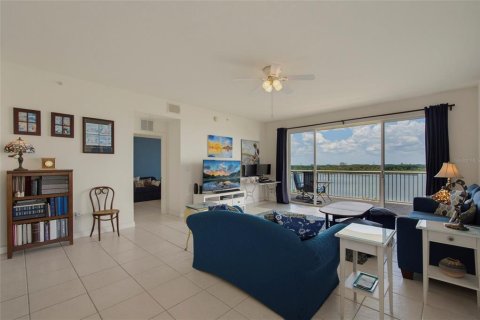 Condominio en venta en Orlando, Florida, 3 dormitorios, 217.86 m2 № 2157383 - foto 10