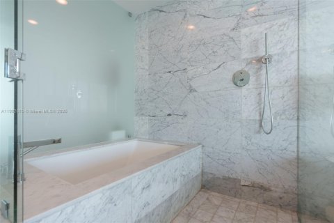 Copropriété à vendre à Miami, Floride: 1 chambre, 89.09 m2 № 1953518 - photo 16