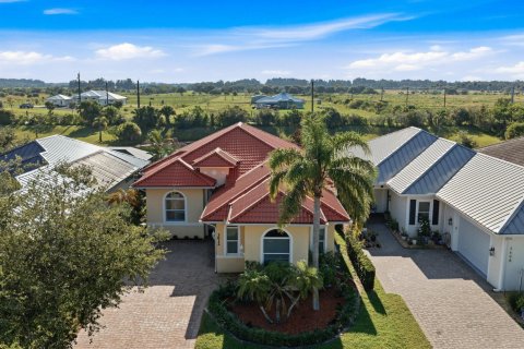 House in St. Lucie, Florida 3 bedrooms, 168.25 sq.m. № 2317055