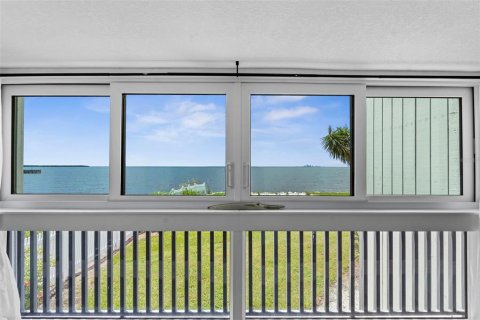 Condo in Ruskin, Florida, 1 bedroom № 2303129 - photo 28