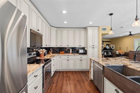 Condo in Ruskin, Florida, 1 bedroom № 2303129 - photo 16