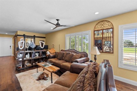 Condo in Ruskin, Florida, 1 bedroom № 2303129 - photo 8