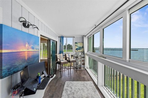 Condo in Ruskin, Florida, 1 bedroom № 2303129 - photo 17