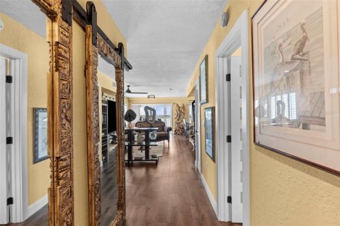 Condo in Ruskin, Florida, 1 bedroom № 2303129 - photo 5