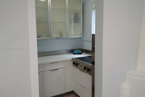 Copropriété à vendre à Miami Beach, Floride: 1 chambre, 41.81 m2 № 1710172 - photo 16