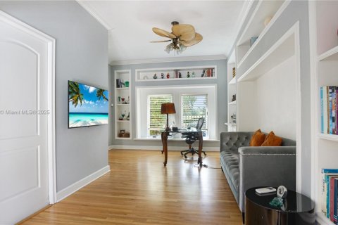Casa en venta en Miami Beach, Florida, 4 dormitorios, 469.34 m2 № 1779447 - foto 25