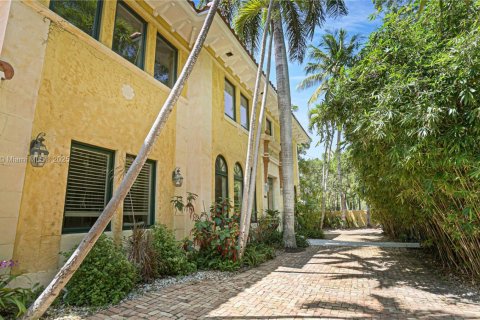 Casa en venta en Miami Beach, Florida, 4 dormitorios, 469.34 m2 № 1779447 - foto 4
