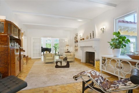Casa en venta en Miami Beach, Florida, 4 dormitorios, 469.34 m2 № 1779447 - foto 23
