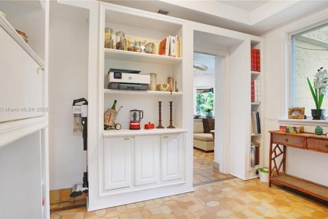Casa en venta en Miami Beach, Florida, 4 dormitorios, 469.34 m2 № 1779447 - foto 7