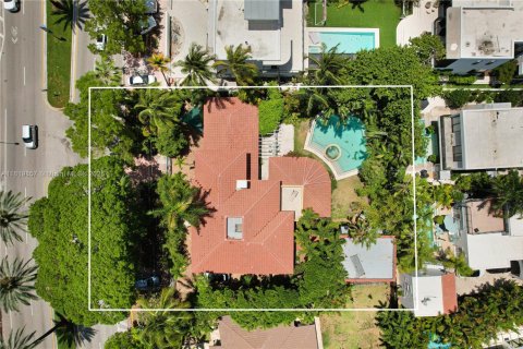 Casa en venta en Miami Beach, Florida, 4 dormitorios, 469.34 m2 № 1779447 - foto 2