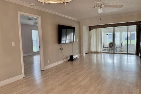 Condo in Delray Beach, Florida, 2 bedrooms  № 2176201 - photo 11