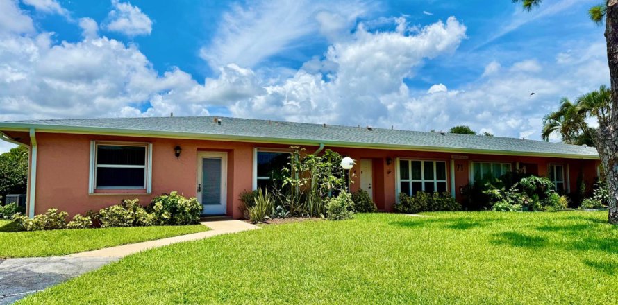 Condo in Delray Beach, Florida, 2 bedrooms  № 2176201