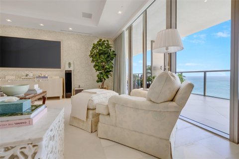 Condominio en venta en Bal Harbour, Florida, 6 dormitorios, 636.19 m2 № 1956521 - foto 5