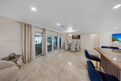 House in Fort Lauderdale, Florida 3 bedrooms, 138.33 sq.m. № 1944230 - photo 13