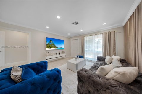 House in Fort Lauderdale, Florida 3 bedrooms, 138.33 sq.m. № 1944230 - photo 26