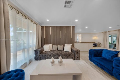 House in Fort Lauderdale, Florida 3 bedrooms, 138.33 sq.m. № 1944230 - photo 8
