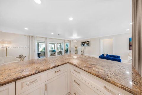 House in Fort Lauderdale, Florida 3 bedrooms, 138.33 sq.m. № 1944230 - photo 21