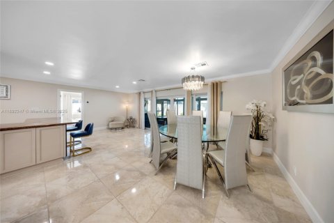 House in Fort Lauderdale, Florida 3 bedrooms, 138.33 sq.m. № 1944230 - photo 11