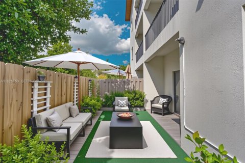 Condo à Doral, Floride, 2 chambres  № 2039052