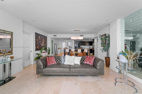 Copropriété à louer à Miami, Floride: 2 chambres, 164.44 m2 № 1967358 - photo 20