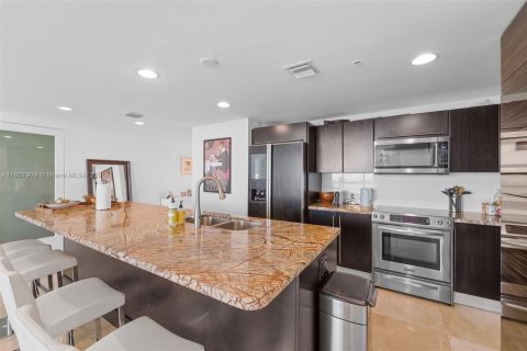 Copropriété à louer à Miami, Floride: 2 chambres, 164.44 m2 № 1967358 - photo 12