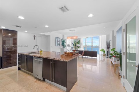 Copropriété à louer à Miami, Floride: 2 chambres, 164.44 m2 № 1967358 - photo 14