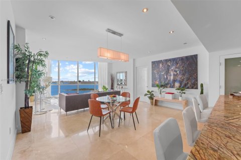 Copropriété à louer à Miami, Floride: 2 chambres, 164.44 m2 № 1967358 - photo 2