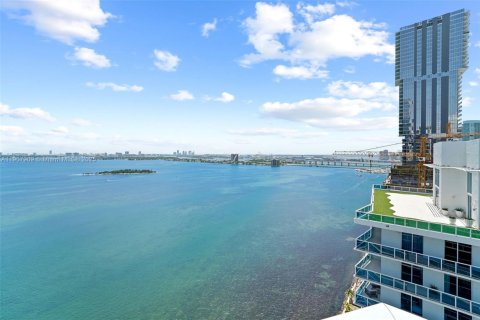 Copropriété à louer à Miami, Floride: 2 chambres, 164.44 m2 № 1967358 - photo 18