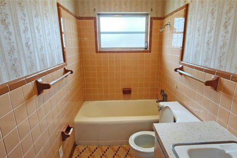 Villa ou maison à louer à Palmetto, Floride: 2 chambres, 126.35 m2 № 2380675 - photo 14