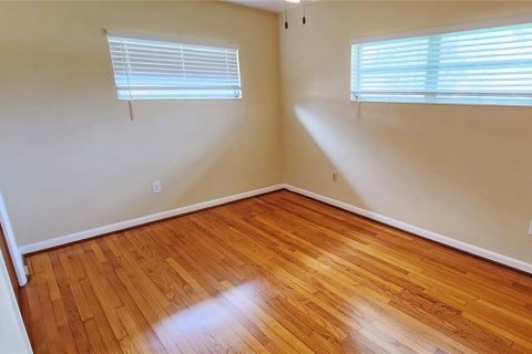 Villa ou maison à louer à Palmetto, Floride: 2 chambres, 126.35 m2 № 2380675 - photo 8